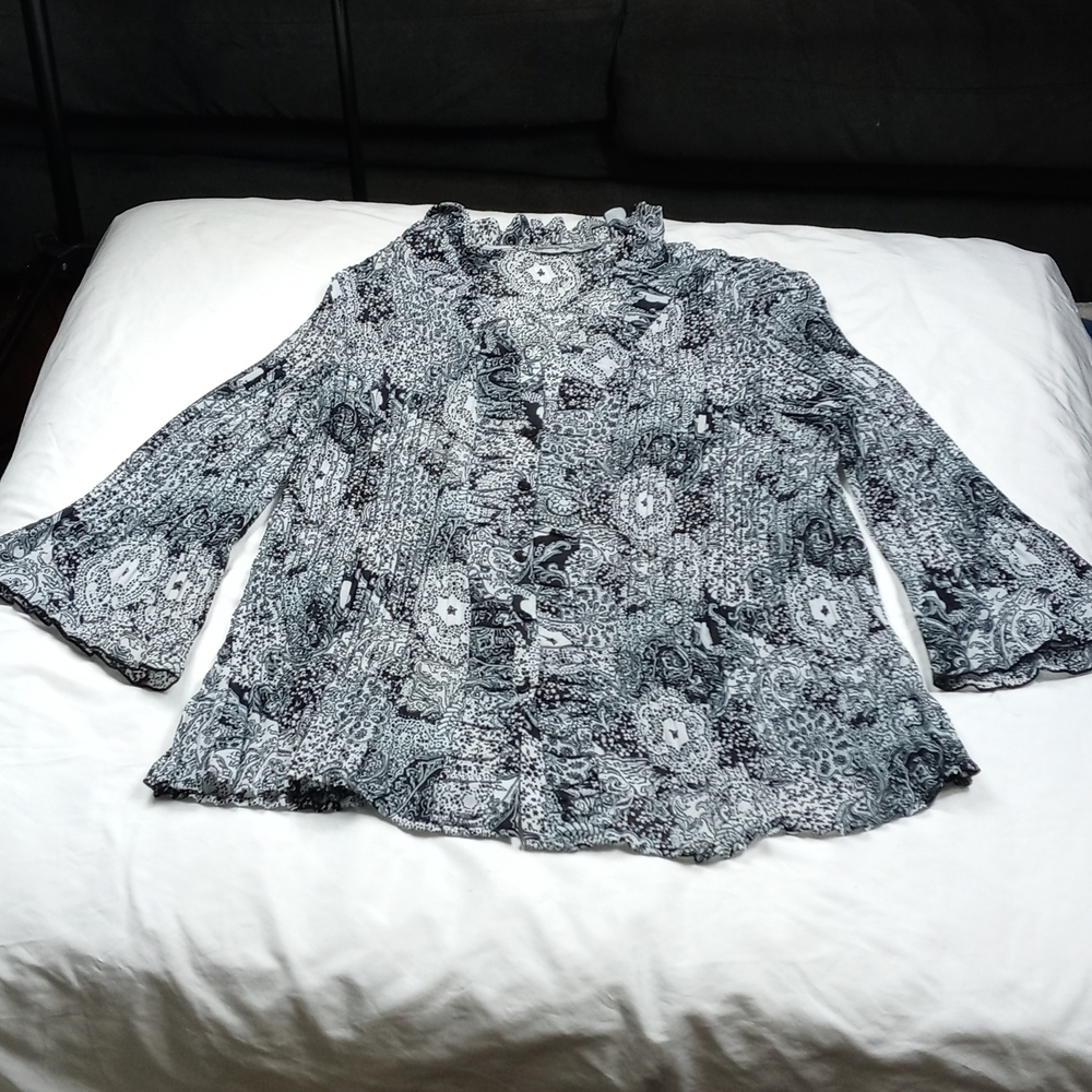 Signature by Larry Levine womens button down blouse